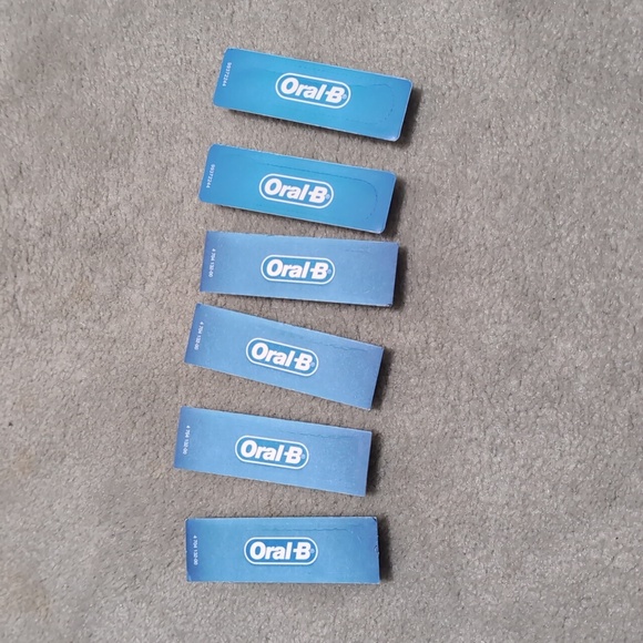 Oral-B Replacement Toothbrush Heads - Picture 2 of 2